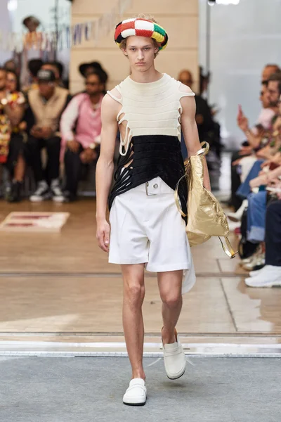 Look 14